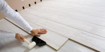 Укладка ламината своими руками: этапы работы и рекомендации