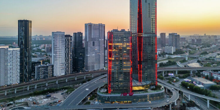 В «Москва-Сити» завершили строительство небоскреба iCity