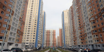 Ввод жилья в России в I полугодии снизился на 2%