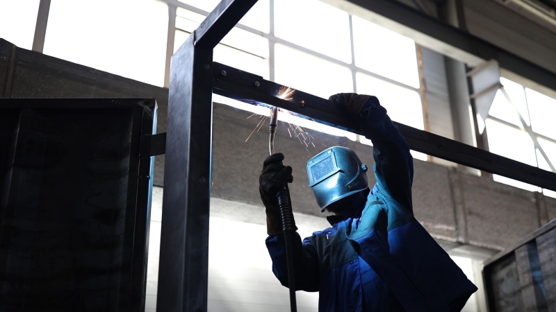 Зарплаты сварщиков в России достигают 300 тысяч рублей в месяц