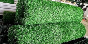 В чем преимущества искусственного зеленого забора Green Mix