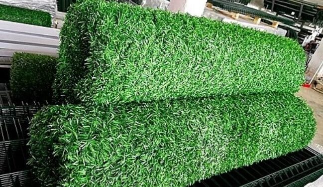 В чем преимущества искусственного зеленого забора Green Mix